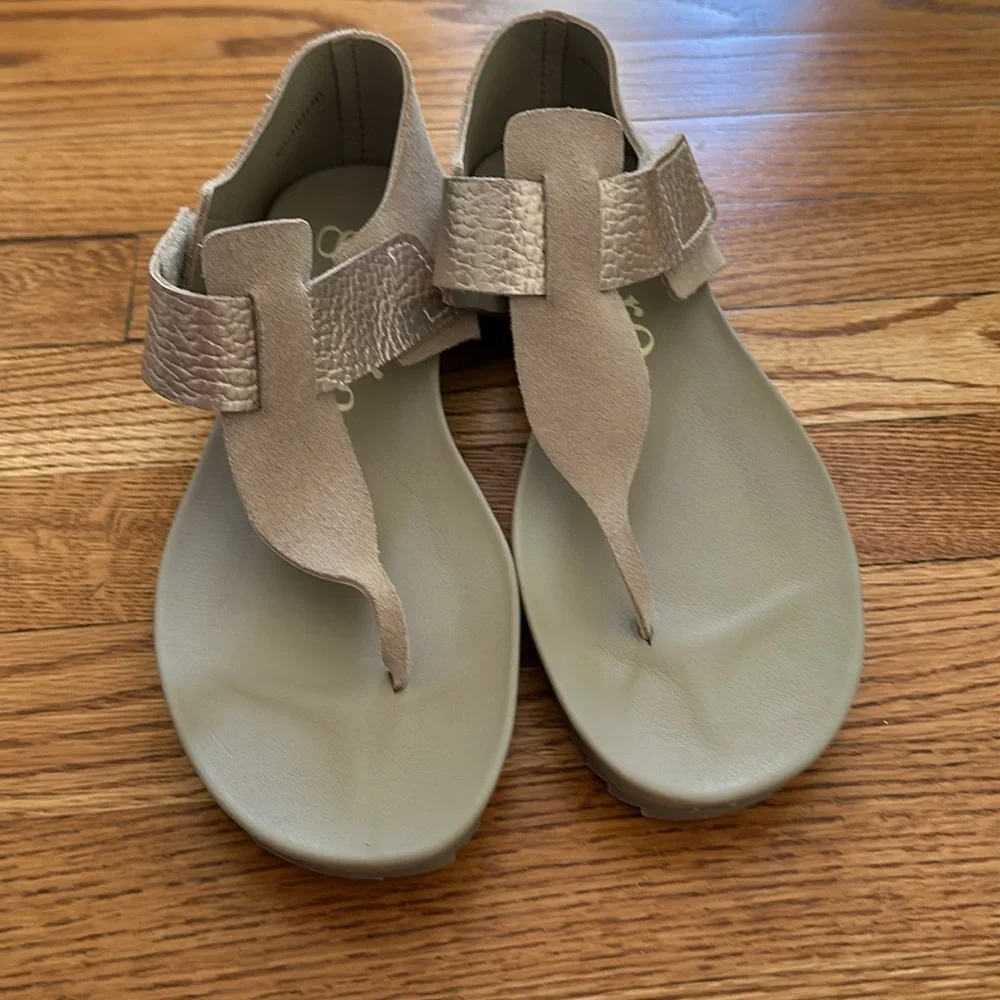NWT - Pedro Garcia Jacqui Sandal Seasalt/white gold Sz 38.5 - Picture 1 of 8